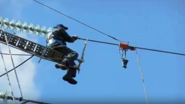 Salekhard Shaytanka河上的“Fakel”公路桥